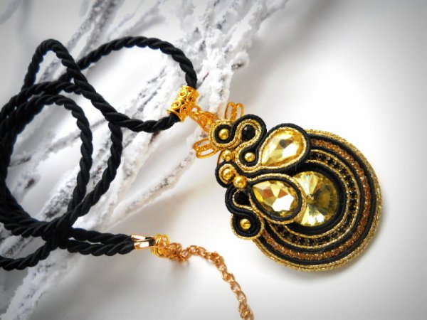 Pakabukas "Black&Gold" 2