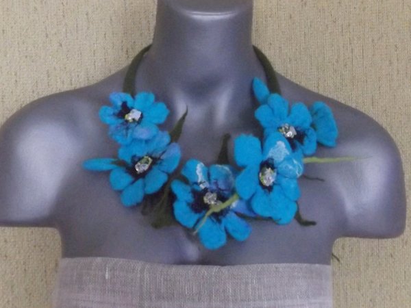 veltas papuošalas su  turkio spalvos žiedais - Necklaces