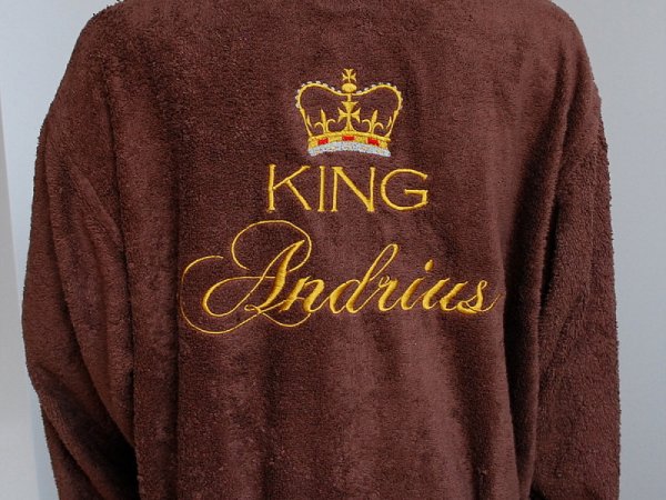 Siuvinėtas vardinis chalatas - Karaliui - King 1