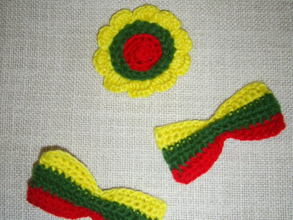 Nertos trispalvės sagės - Brooches