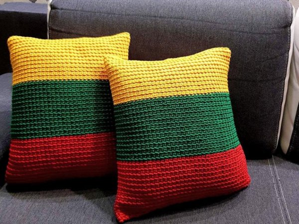 Nerta trispalvė pagalvė - Pillows