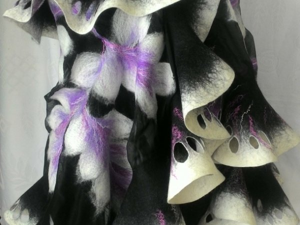 Juodai baltas su violetine salis - Wraps & cloaks
