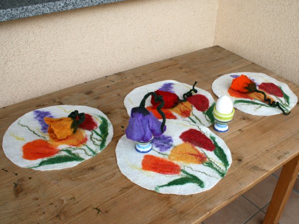 Veltos servetėlės ir kiaušinių gaubteliai ,,TULPĖS,, 2