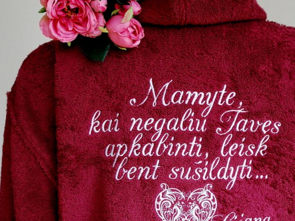 Siuvinėtas chalatas - Mamytei 1