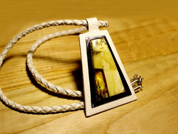 Genuine leather neclace with amber mosaic 2