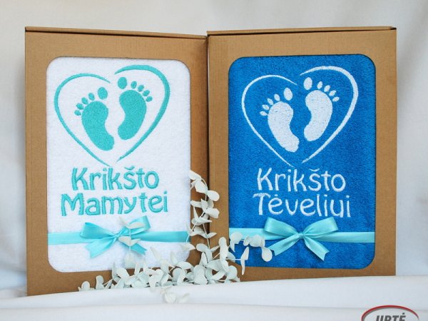 Dovana krikšto tėvams - siuvinėti rankšluosčiai - Mylimos pėdutės 2
