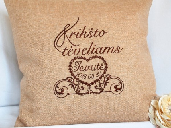 Dovana krikšto tėvams - siuvinėta dekoratyvinė pagalvėlė - Širdyje - Pillows