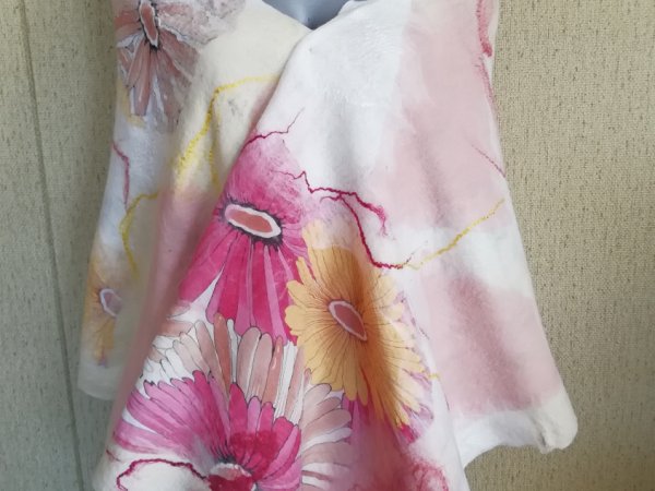 Veltas šalis "Tarp žiedų" 1