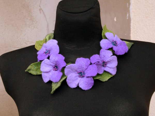 Veltas kaklo papuošalas ,,VIOLA ,, - Necklaces