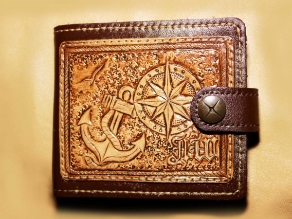 Genuine leather man's wallet - Leather articles