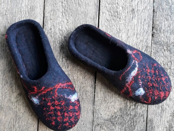 Juoda raudona - Shoes & slippers