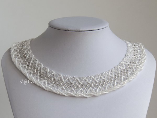 Necklace Snow White - Biser