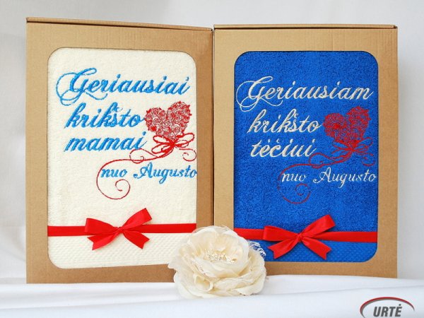 Vardinė dovana krikšto tėvams - siuvinėti rankšluosčiai - Skrajojanti širdis 2