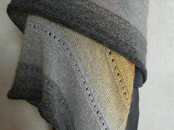 Skara Ruduo - Wraps & cloaks