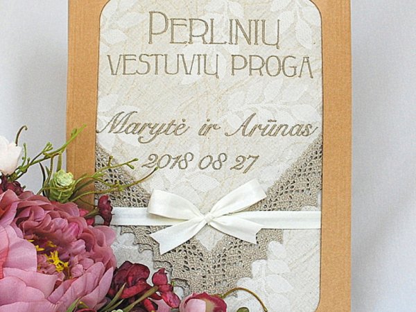 Dovana perlinių vestuvių proga - siuvinėta staltiesė - For interior