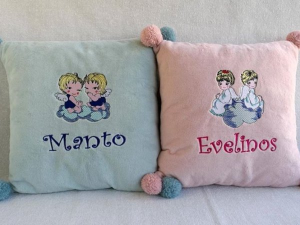 Siuvinėtos pagalvėlės  - dovana dvynukams :) - Pillows