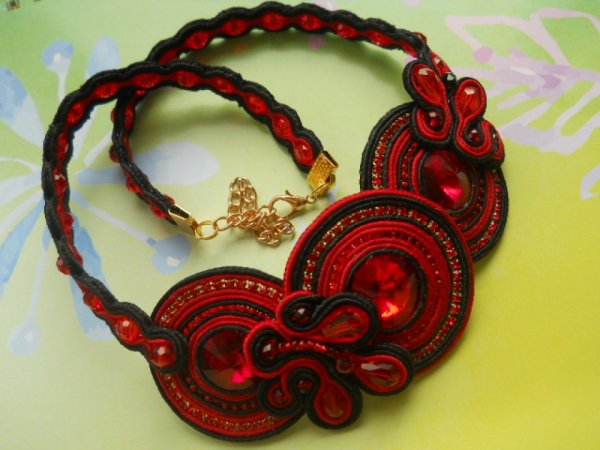 vėrinys "Siam red" - Soutache