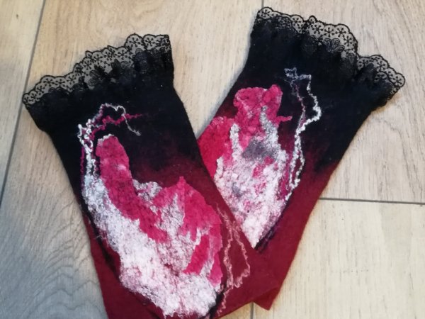 Veltos riešinės juodos-bordo spalvų 1