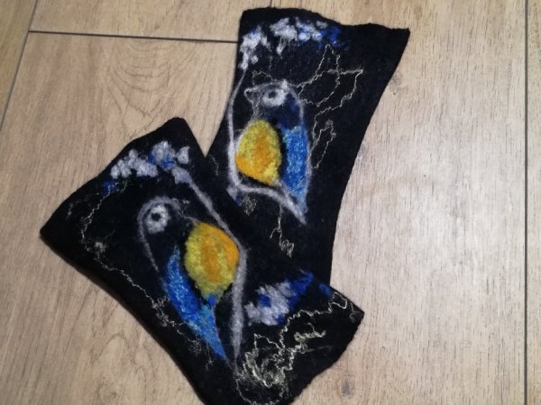 Veltos riešinės su paukštukais - Wristlets