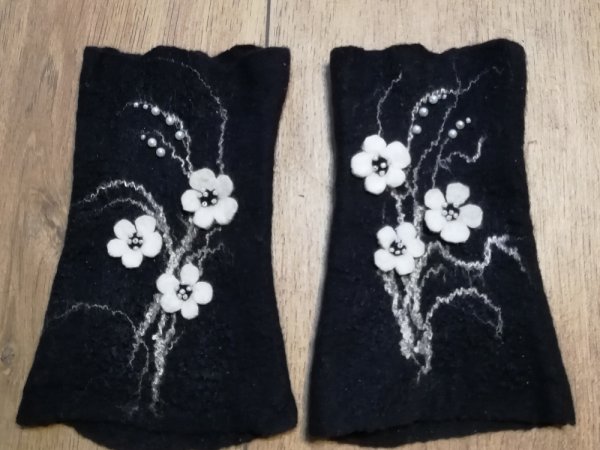 Veltos riešinės "Kalėdų naktį tylią..." - Wristlets