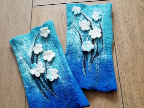 Veltos riešinės "žiema" - Wristlets