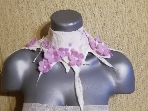 Veltinio papuošalas "Žiemos šventėms" - Necklaces