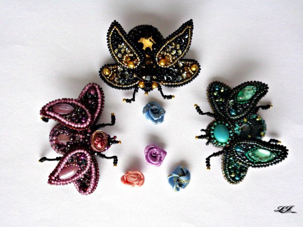 Sagės Musytės 2 - Brooches