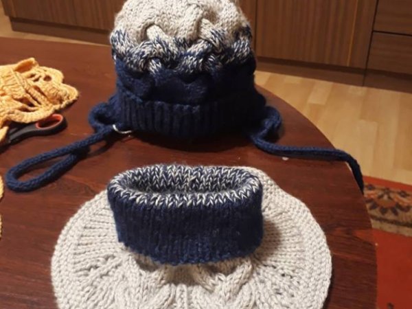 Apsnigtas komplektukas - Hats