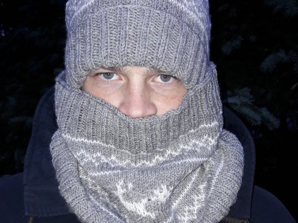 Kepurė ir mova su elniais 1