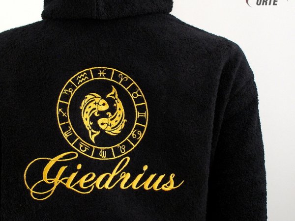 Vardinis siuvinėtas chalatas su zodiako ženklais 1