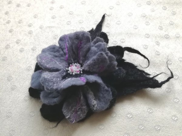 Velta sagė pilka. - Flowers