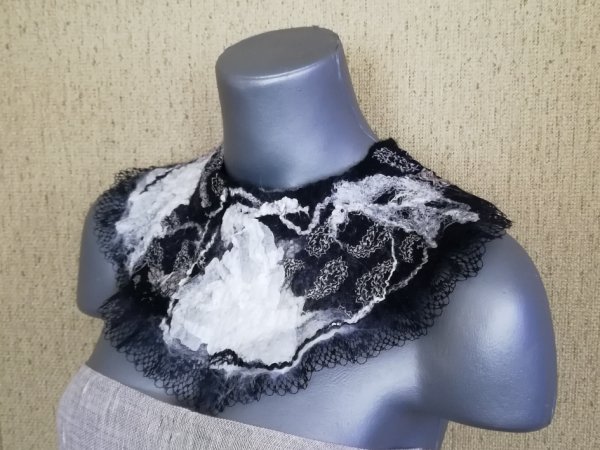 Veltas papuošalas-apykaklė "Aušrelė" - Necklaces