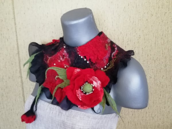 Veltas papuošalas - apykaklė "Kleopatra" iš 2009 metų kolekcijos 3