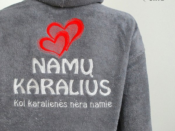 Siuvinėtas chalatas su raudonomis širdimis namų karaliui 1