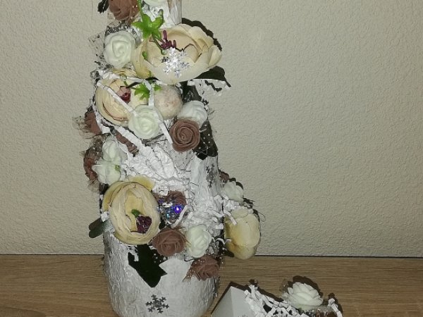 Gėlių apsupty.. - Decorated bottles
