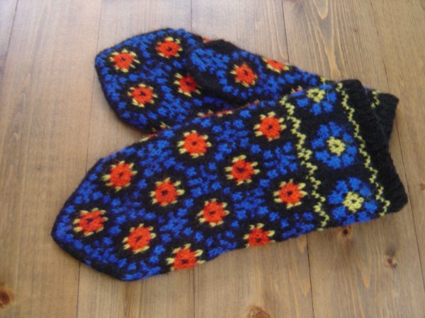 Rastuotos pirstines-spalvingos - Gloves & mittens