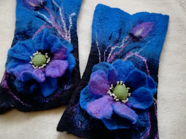 Veltos riešines "Aliona" - Wristlets