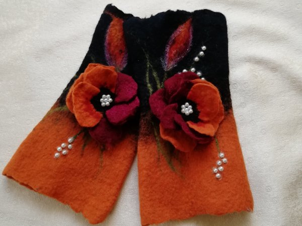 Veltos riešinės " Austėja" - Wristlets