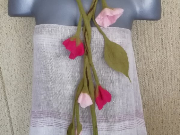 Veltas papuošalas,"Piliarožės" 2