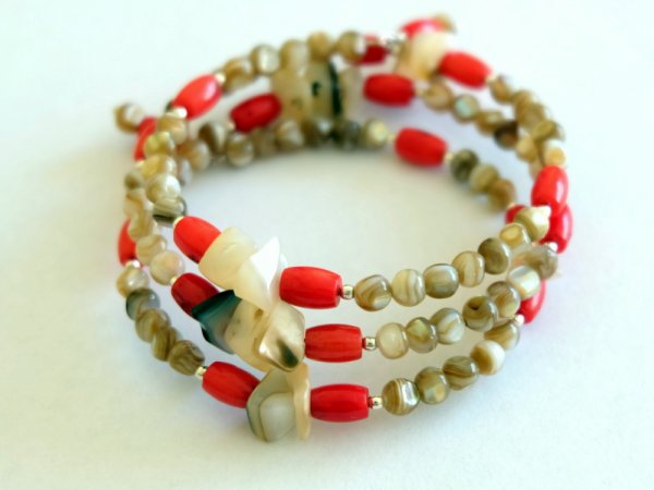 Summer bracelet made of pearls - Bracelets