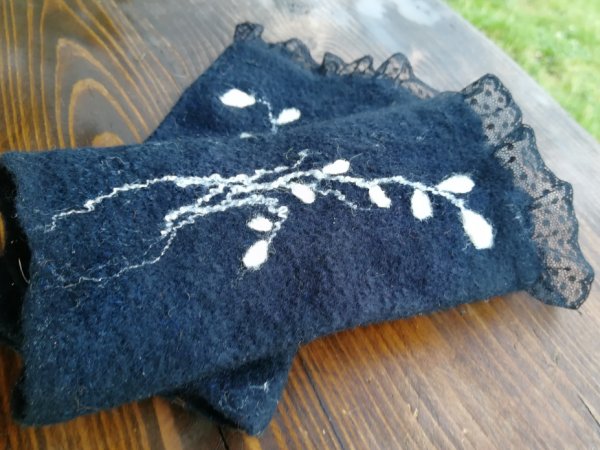 Veltos riešinės "Subtilumas" - Wristlets