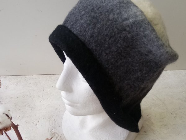 Velta juodo balto pilkos kepure - Hats