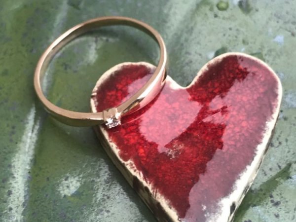 classic engagement ring with brilliant 2