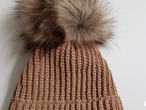 Nerta ruda kepurė - Hats 