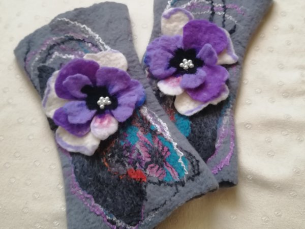 Veltos riešinės " Amelija" - Wristlets