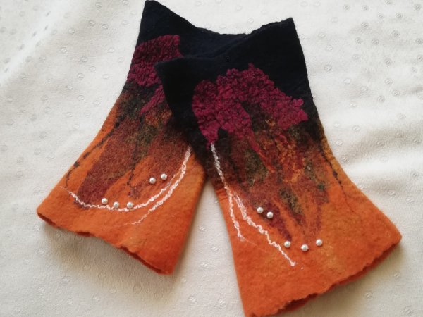 Veltos riešinės "Lapkritis" - Wristlets