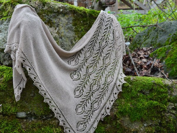 Skara Povo plunksnos - Wraps & cloaks