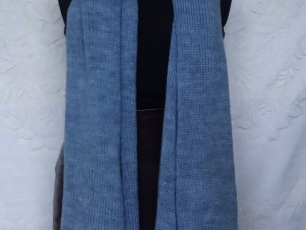 Big knitted blue grey scarf 2