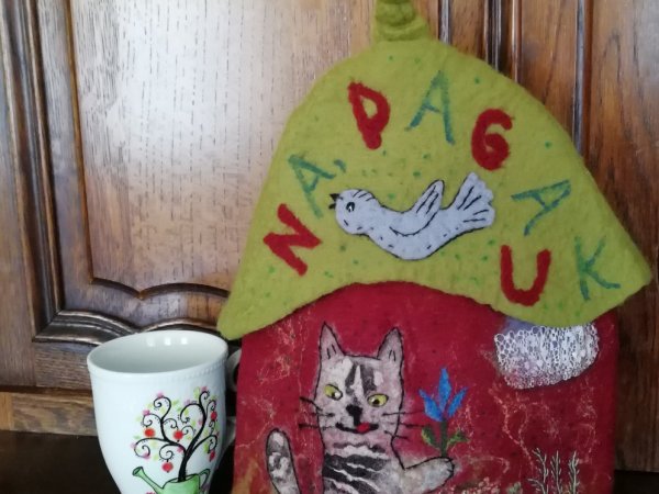 Veltas šildukas arbatinukui - puodeliui"Na pagauk " - For interior