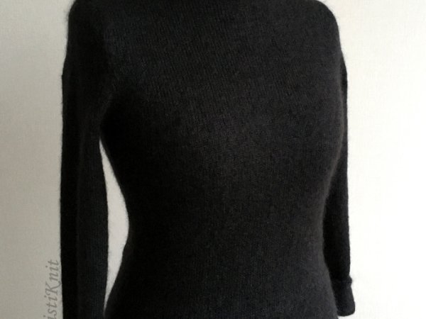 moteriška bliuzelė ''Svajonė" - Machine knitting
